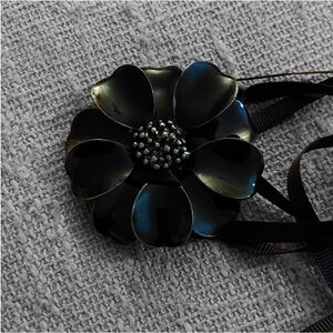 Black Flower Pendant Necklace